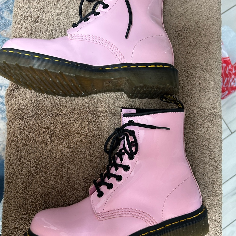 Doc Martens pale pink patent leather style 1460 combat boots. Worn once? Size 8 - Picture 5 of 16